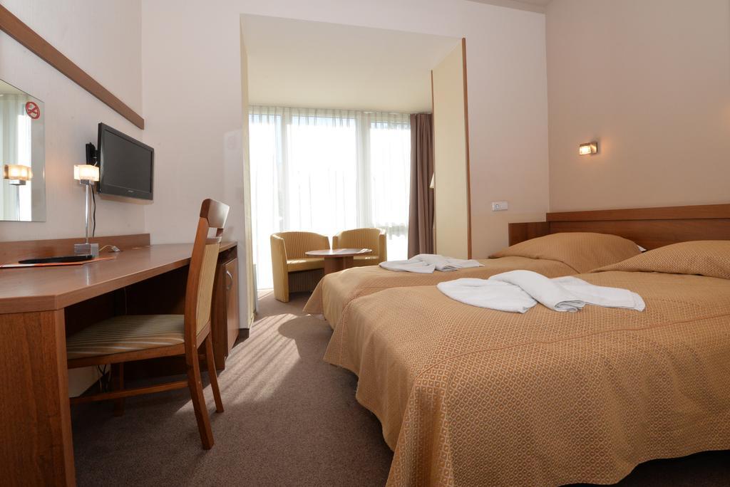 Hotel Zuvedra Palanga Zimmer foto