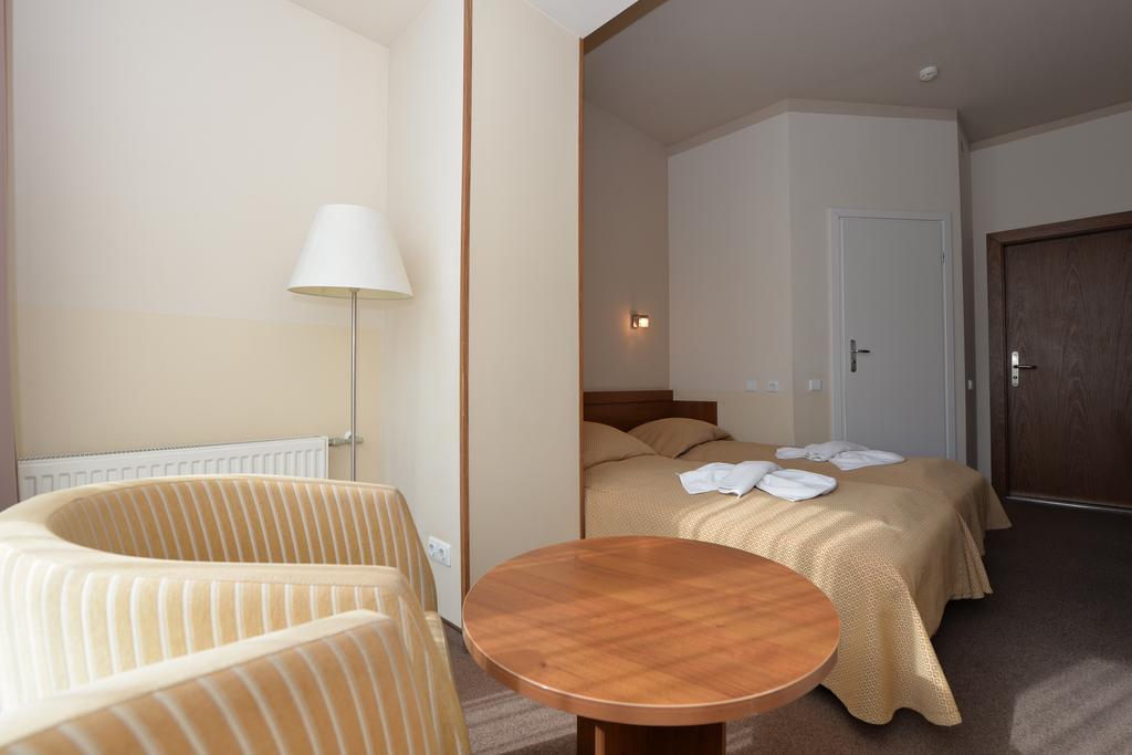 Hotel Zuvedra Palanga Zimmer foto