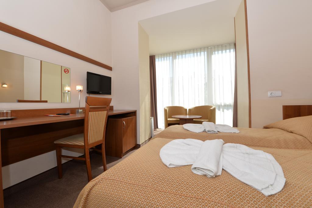 Hotel Zuvedra Palanga Zimmer foto