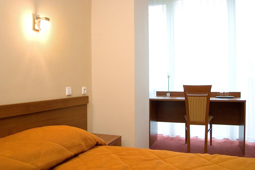 Hotel Zuvedra Palanga Zimmer foto
